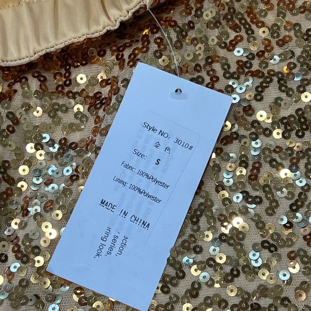N/A dazzling sequins